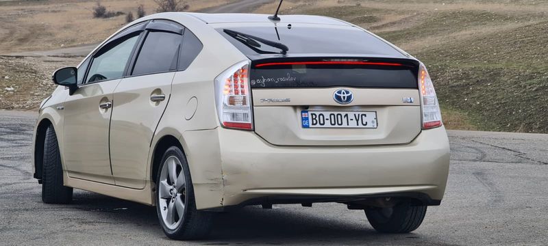 Toyota Prius • 2010 • 245,000 km 16