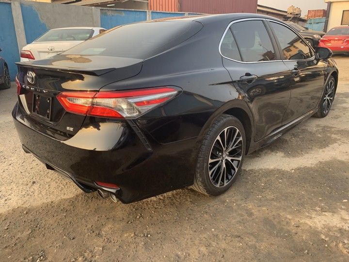 Toyota Camry • 2017 • 2 km 2