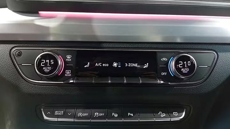 Audi Q5 • 2023 • 40,795 km 14