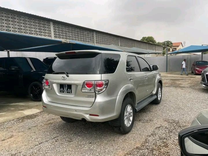 Toyota Fortuner • 2019 • 37,000 km 3