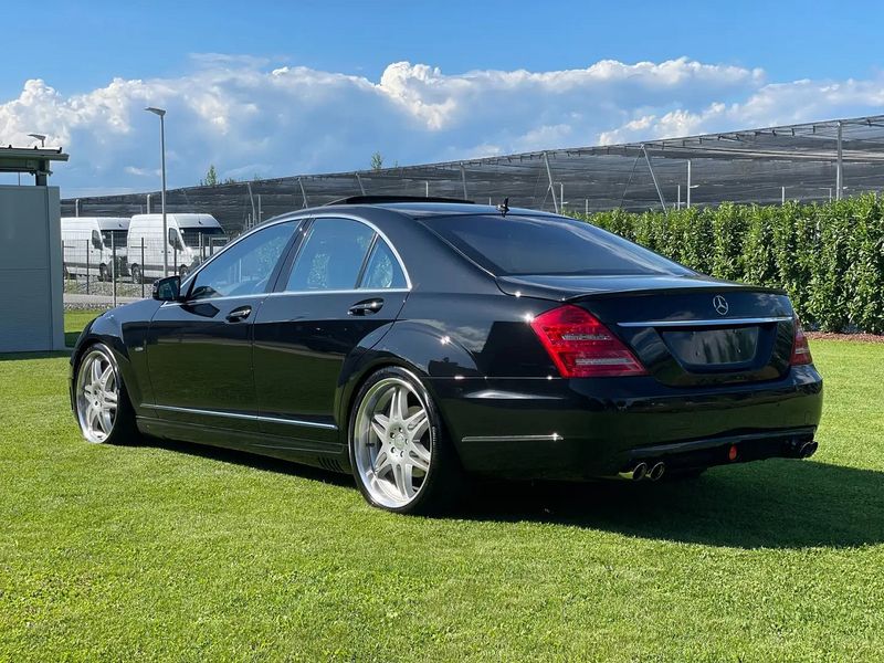 Mercedes-Benz S-Class • 2011 • 149,000 km 3