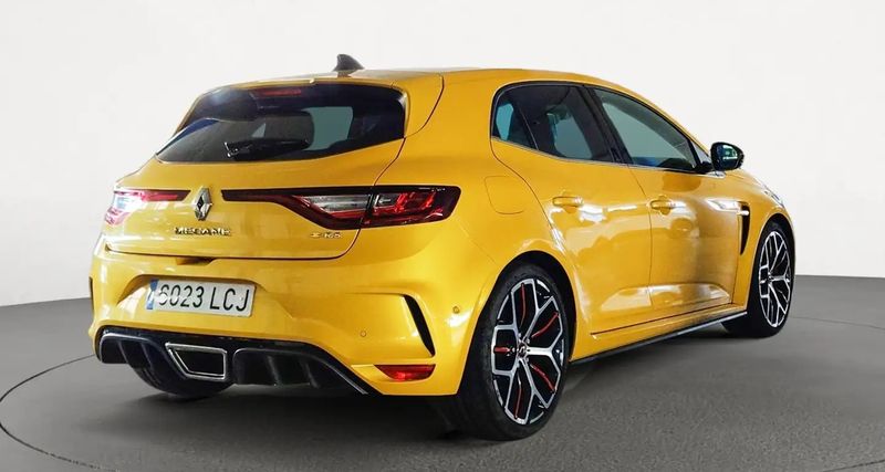 Renault Mégane • 2019 • 14,165 km 3