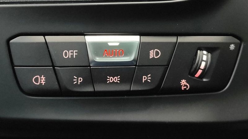 BMW 1 Series • 2024 • 3,264 km 9