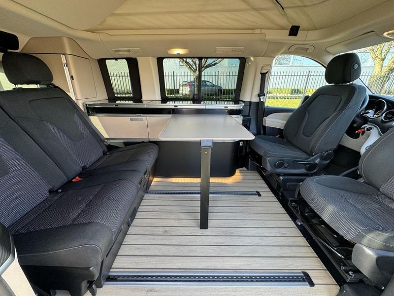 Mercedes-Benz 310 Van • 2020 • 83,000 km 9