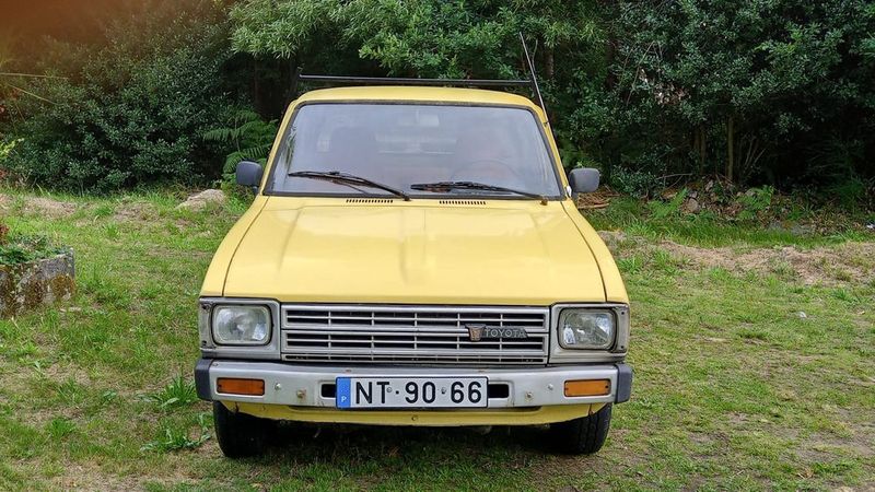 Toyota Hilux • 1983 • 350,000 km 1