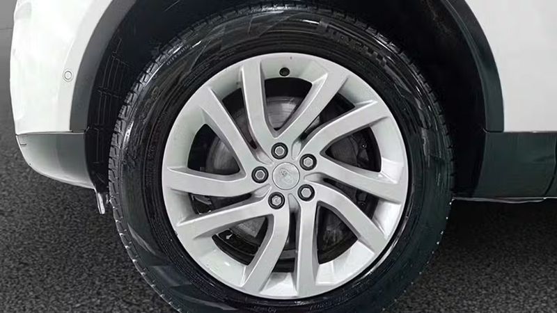 Land Rover Discovery • 2021 • 71,137 km 4