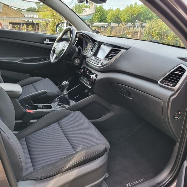 Hyundai Tucson • 2016 • 155,000 km 4