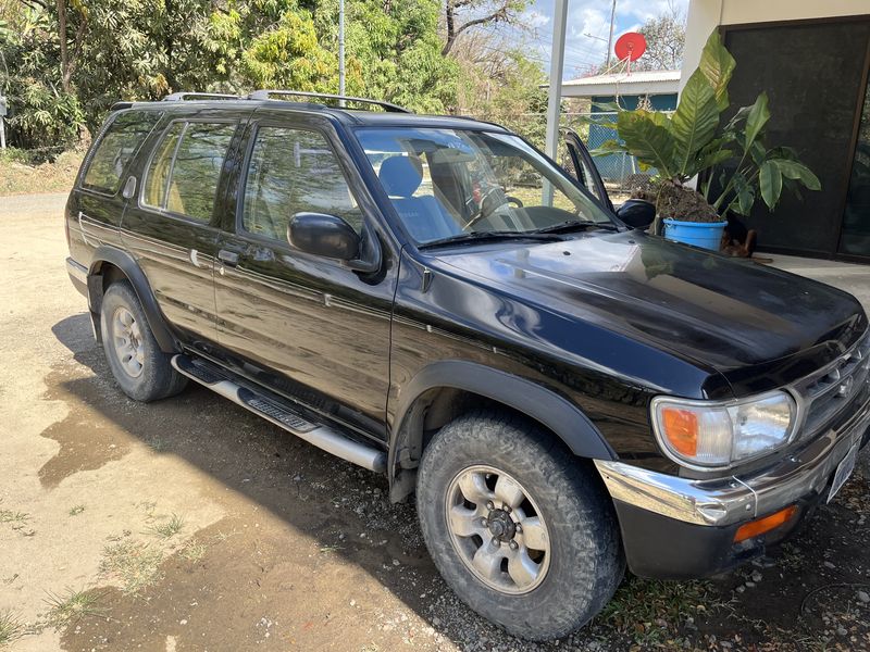 Nissan Pathfinder • 1997 • 145,000 mi 5