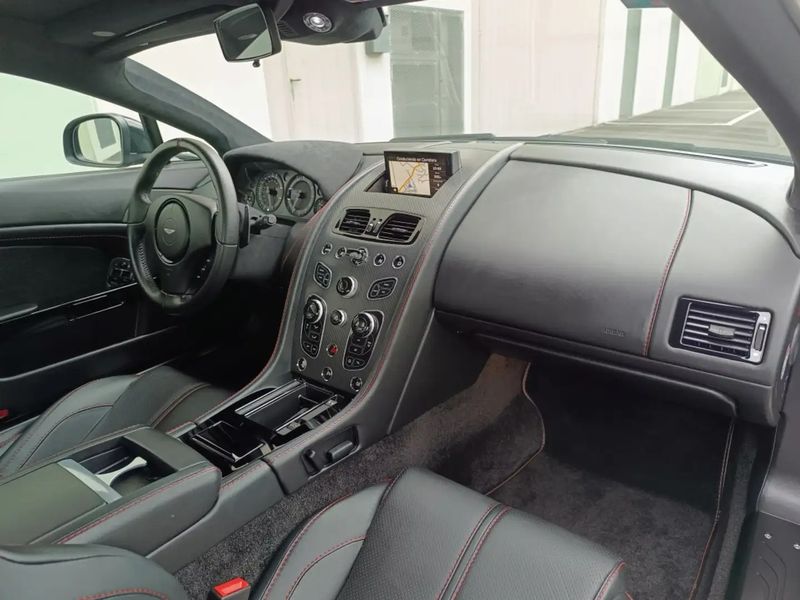 Aston Martin V8 Vantage • 2017 • 12,000 km 6