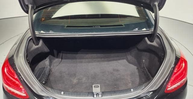 Mercedes-Benz C-Class • 2015 • 98,000 km 9