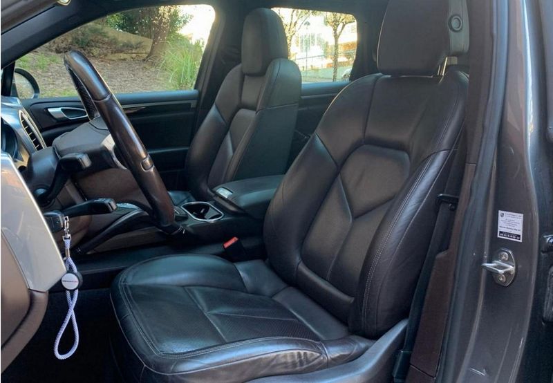 Porsche Cayenne • 2011 • 150,000 km 3