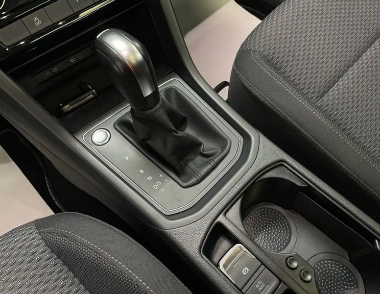 Volkswagen Touran • 2021 • 82,000 km 12