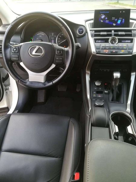 Lexus NX • 2017 • 157,000 km 10