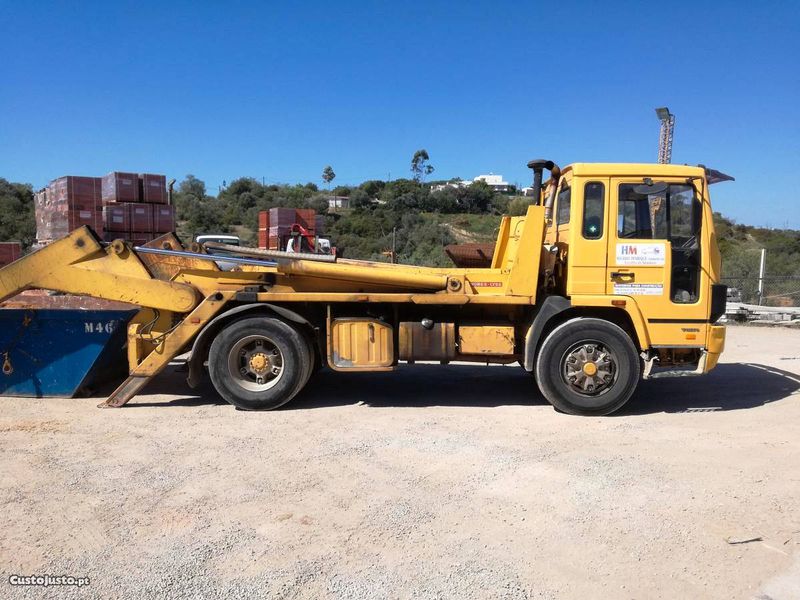 Volvo XC40 • 1990 • 350,000 km 5