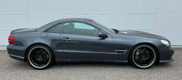 Mercedes-Benz SL • 2009 • 106,000 km 3
