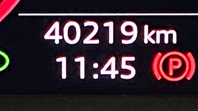 Audi Q3 • 2020 • 40,219 km 9