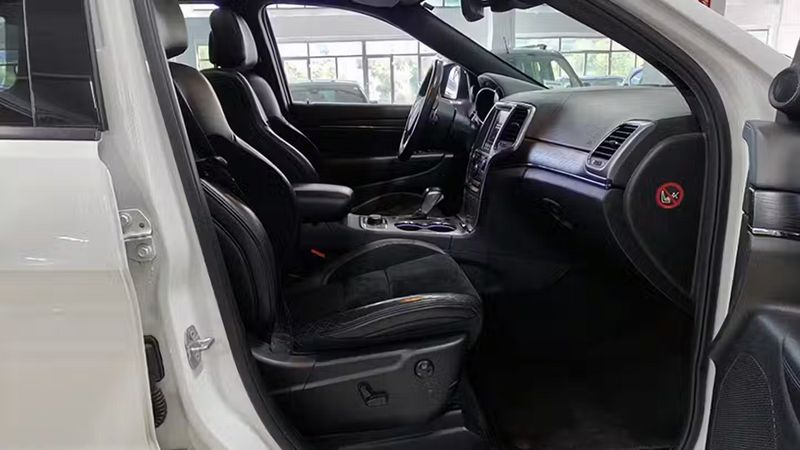 Jeep Grand Cherokee • 2019 • 114,045 km 8