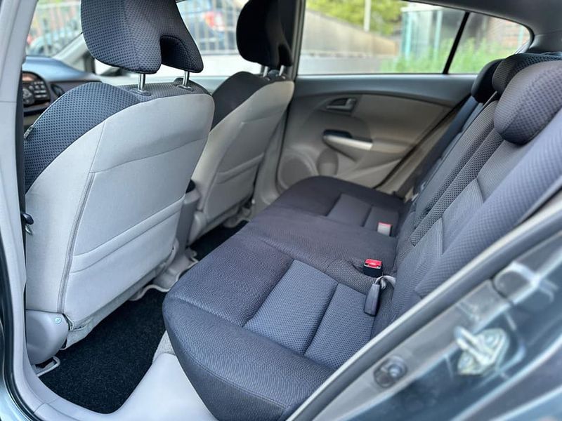 Honda Insight • 2009 • 45,000 km 2