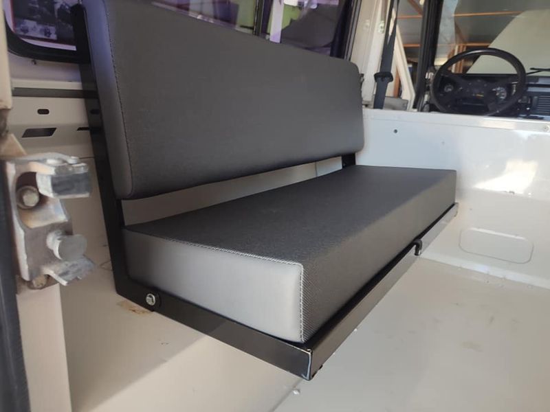 Land Rover Defender • 1998 • 173,000 km 8