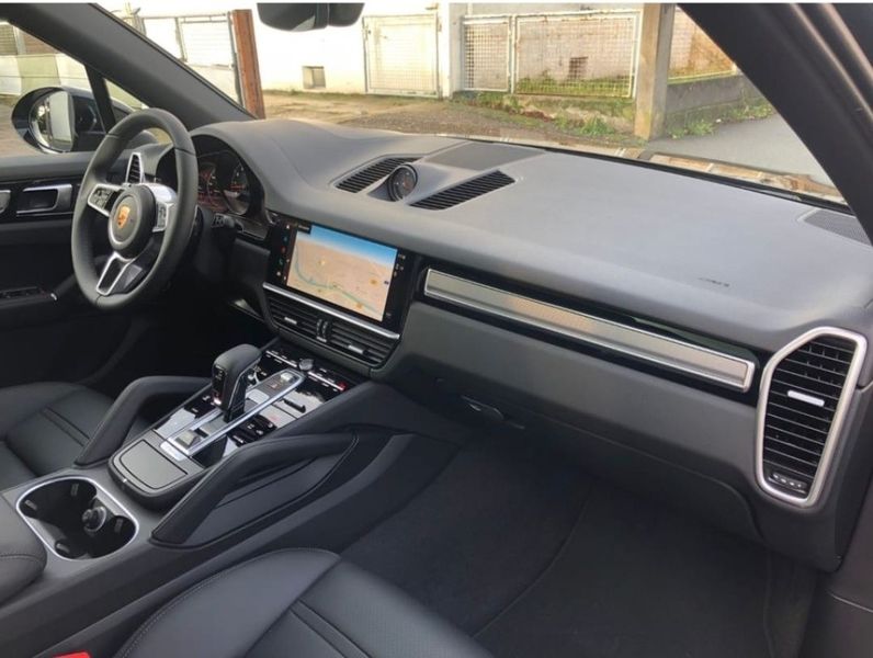 Porsche Cayenne • 2022 • 1,500 km 7
