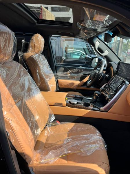 Lexus LX • 2021 • 2 km 2