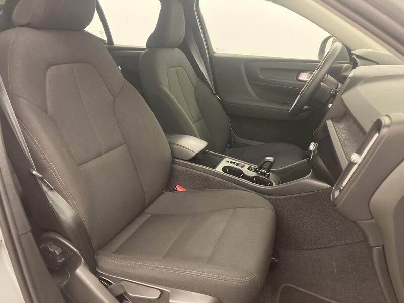 Volvo XC40 • 2024 • 32,805 km 23