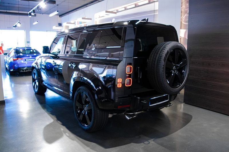 Land Rover Defender • 2024 • 900 km 16