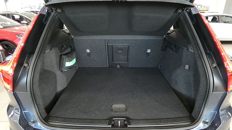 Volvo XC40 • 2022 • 24,512 km 11