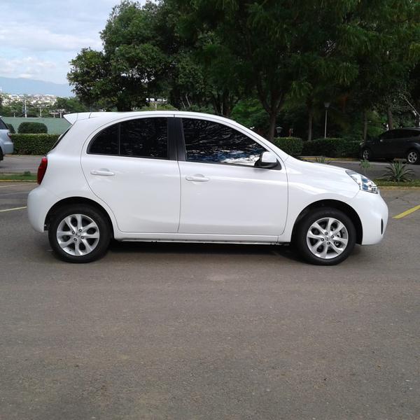 Nissan March • 2020 • 5,400 km 5