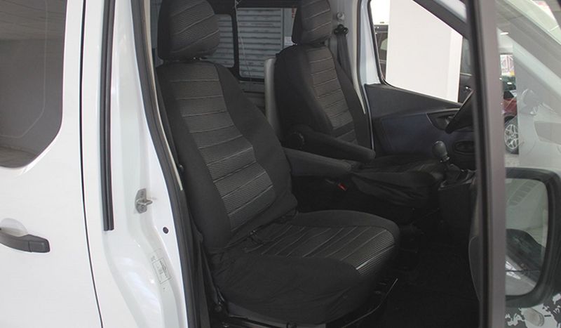 Opel Vivaro • 2019 • 69,417 km 9