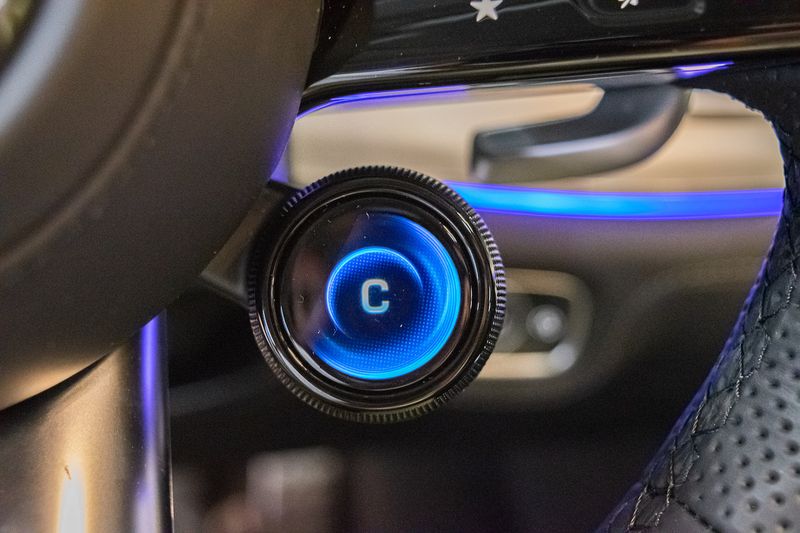 Mercedes-Benz GLE • 2024 • 900 km 24