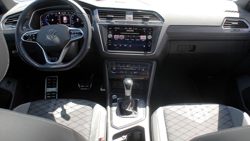 Volkswagen Tiguan • 2021 • 35,400 km 4