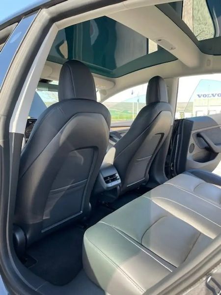 Tesla Model 3 • 2022 • 85,000 km 2