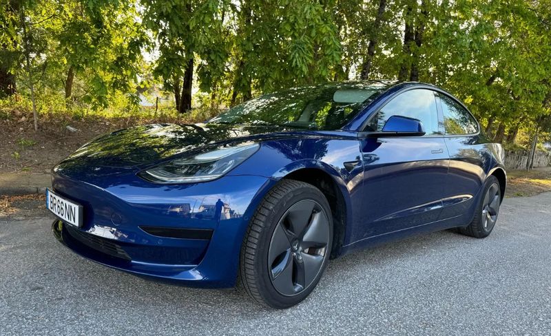 Tesla Model 3 • 2019 • 162,500 km 1