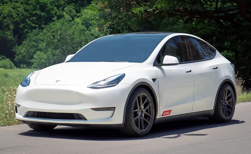 Tesla Model Y • 2020 • 22,000 km 1