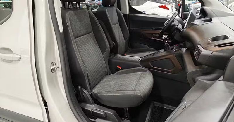 Peugeot Bipper • 2021 • 49,762 km 6