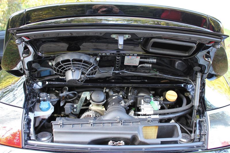 Porsche 911 • 2000 • 117,890 km 8