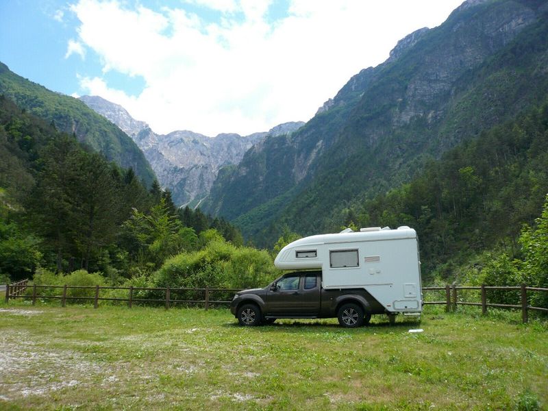 Nissan Navara • 2015 • 84,000 km 3