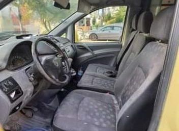 Mercedes-Benz 210 Van • 2004 • 289,000 km 2