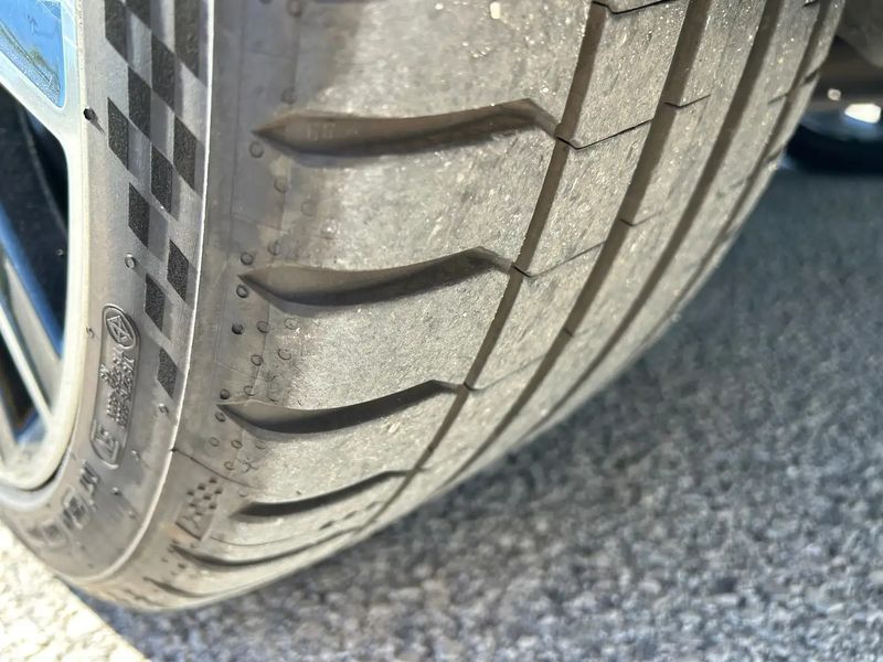 Mercedes-Benz C-Class • 2018 • 109,000 km 3