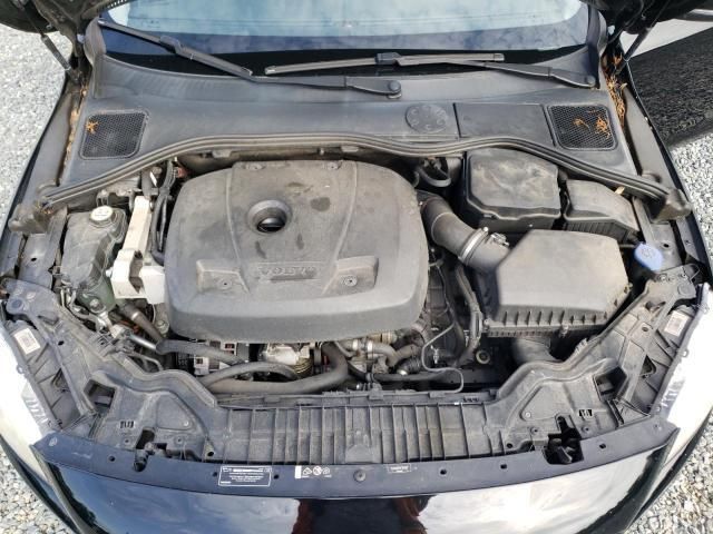 Volvo V60 • 2015 • 10,000 mi 7