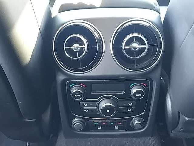 Jaguar XJ • 2010 • 225,000 km 6