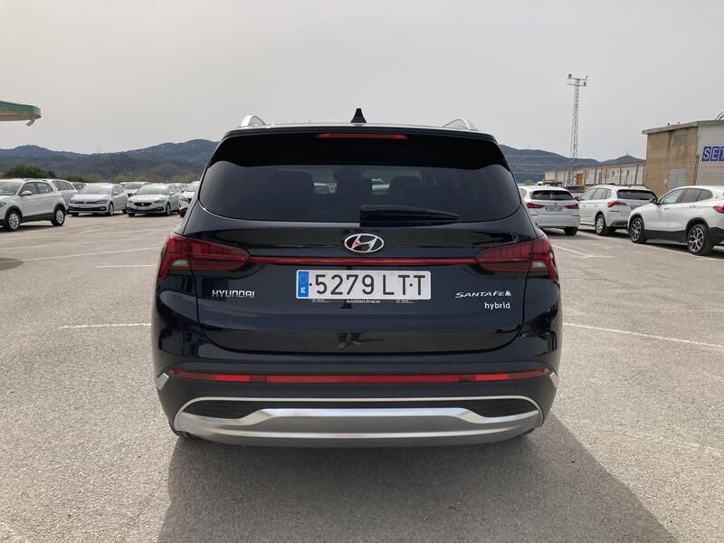 Hyundai Santa Fe • 2021 • 56,158 km 4