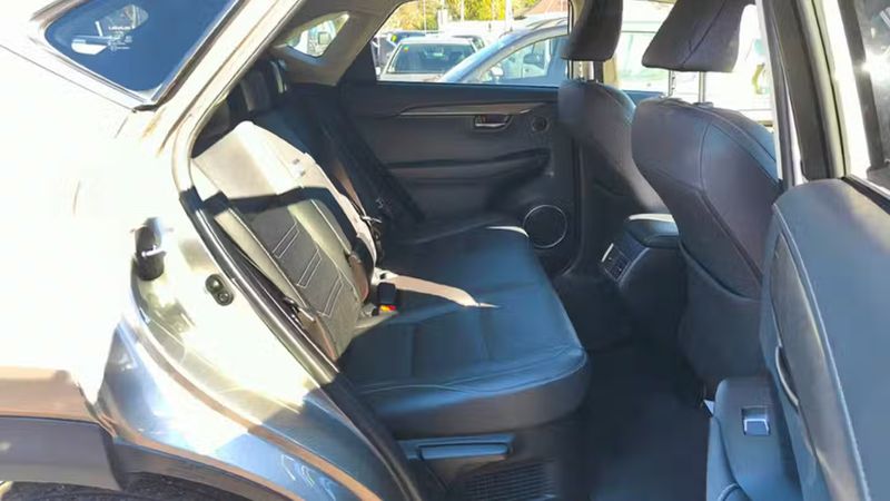 Lexus NX • 2020 • 64,788 km 11