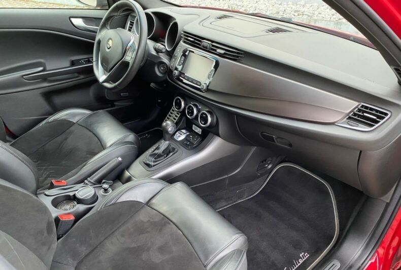 Alfa Romeo Giulietta • 2014 • 88,900 km 2