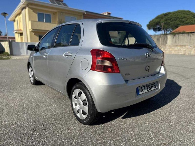 Toyota Yaris • 2007 • 136,000 km 3
