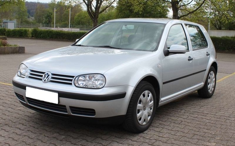 Volkswagen Golf • 2002 • 154,600 km 2