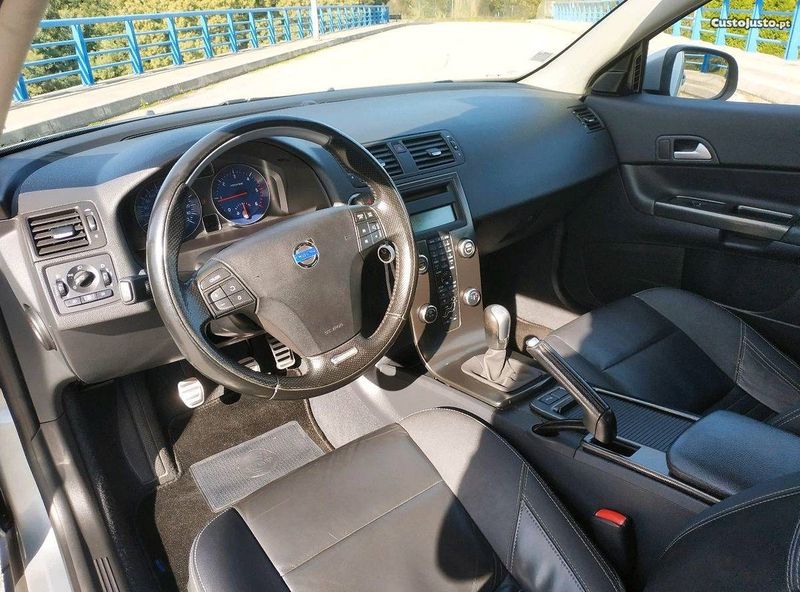 Volvo C30 • 2010 • 181,500 km 3