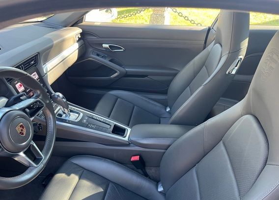 Porsche 911 Carrera • 2016 • 34,300 km 5