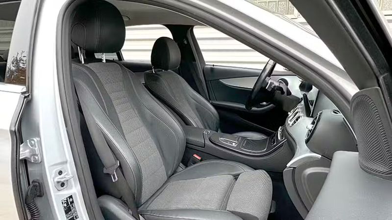 Mercedes-Benz E • 2020 • 115,784 km 28